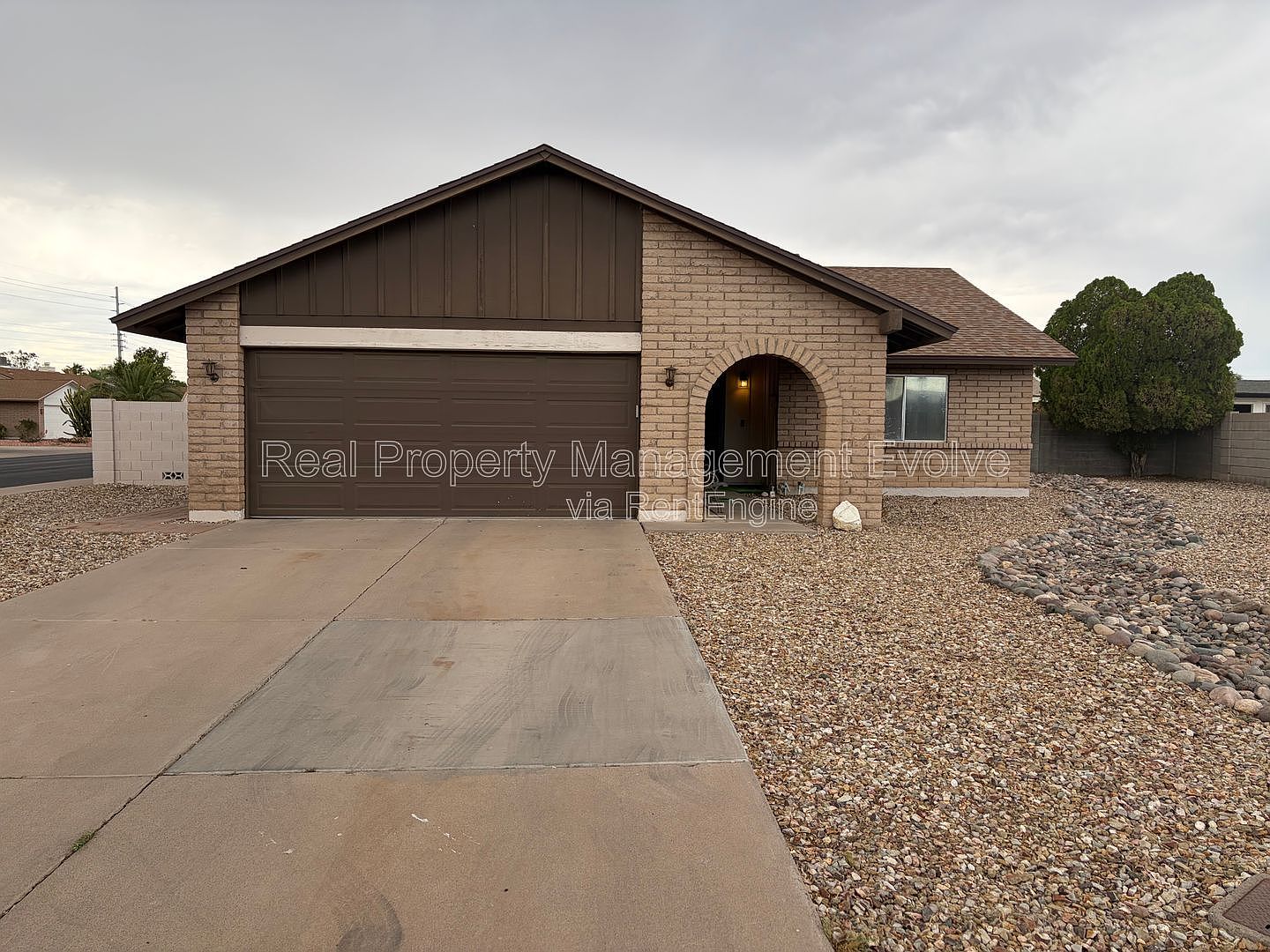16645 N 34th Dr Phoenix, AZ 85053 photo 2