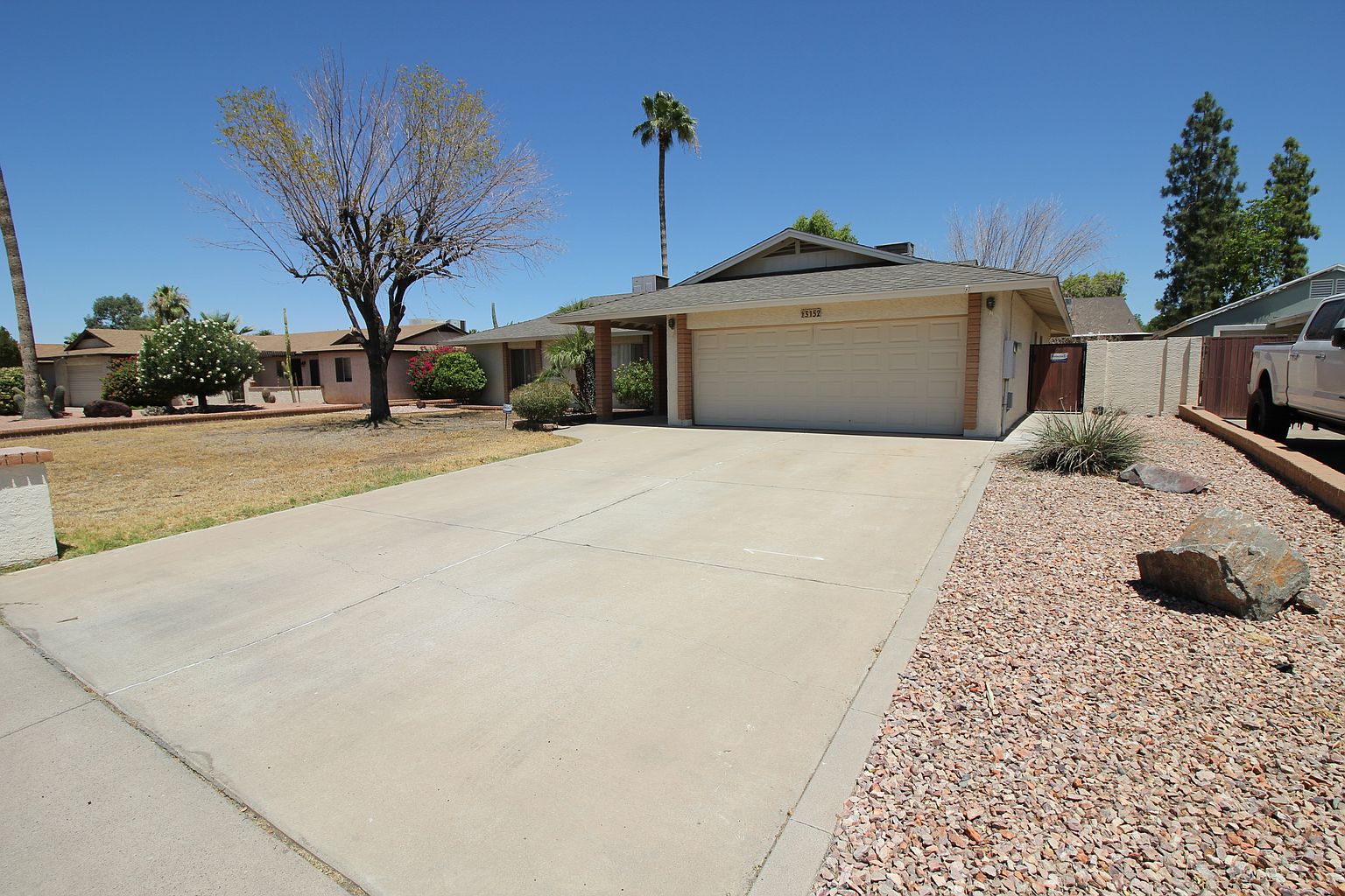 3152 W Marconi Ave photo 3