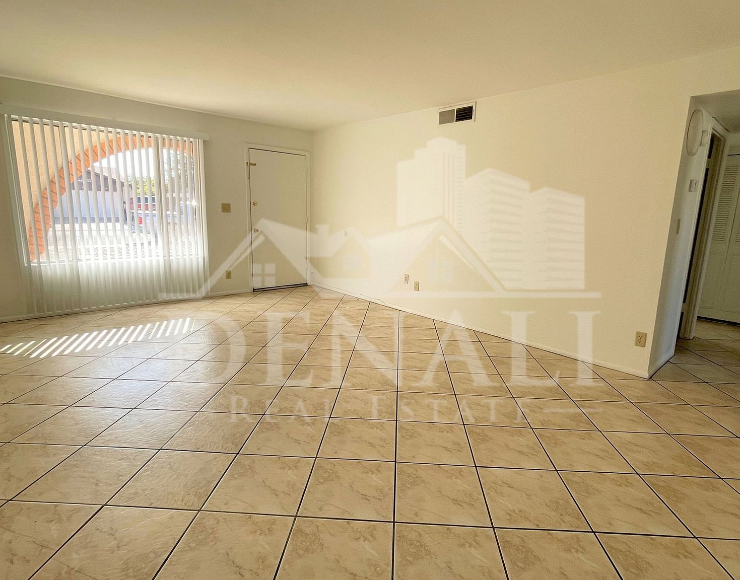 4746 W Aster Dr Glendale, AZ 85304 photo 4