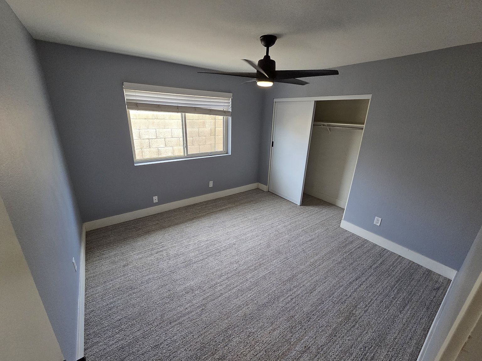 4539 W Sweetwater Ave photo 2