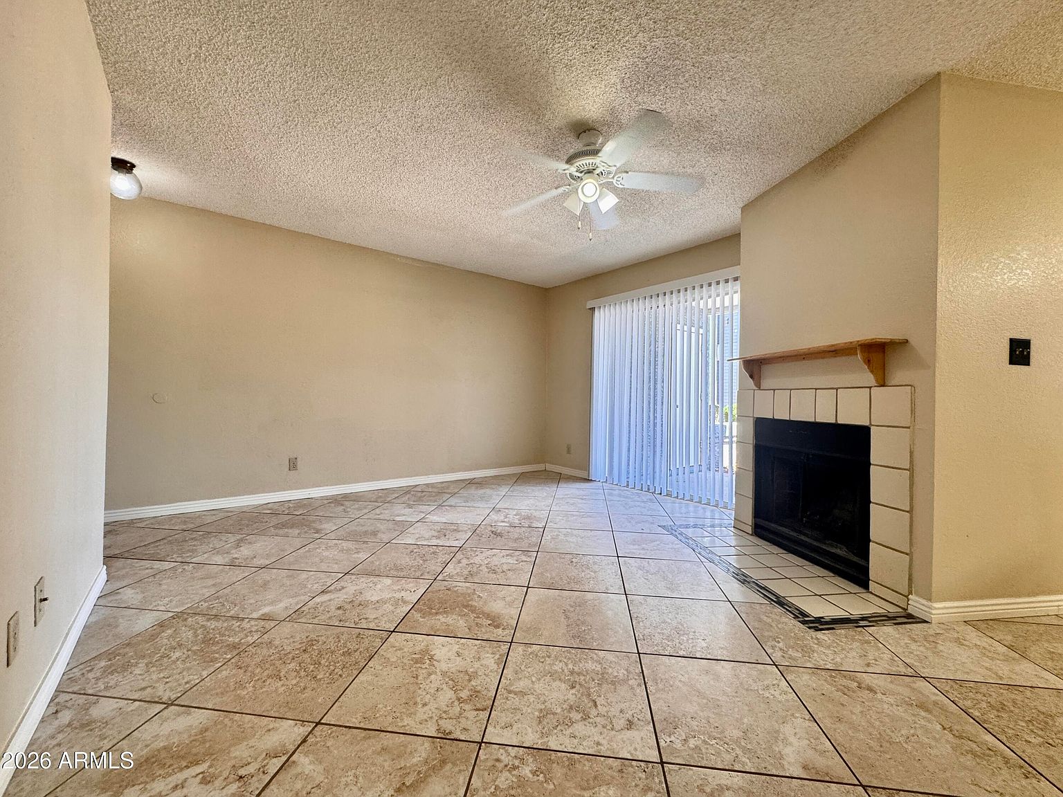 2910 W Marconi Ave photo 3