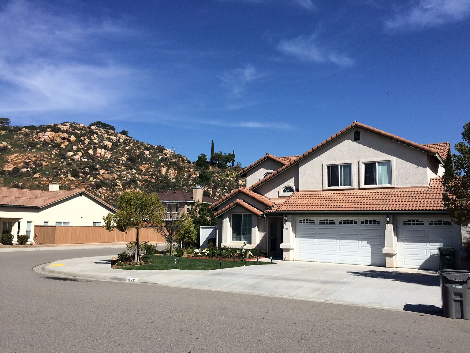 578 Dimaio Way photo 3