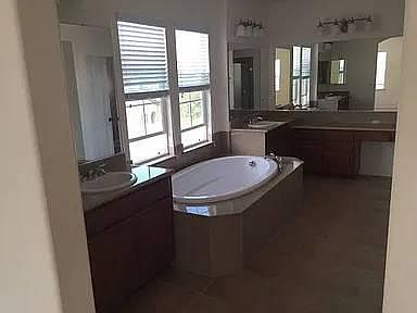 623 W Las Brisas Dr photo 3