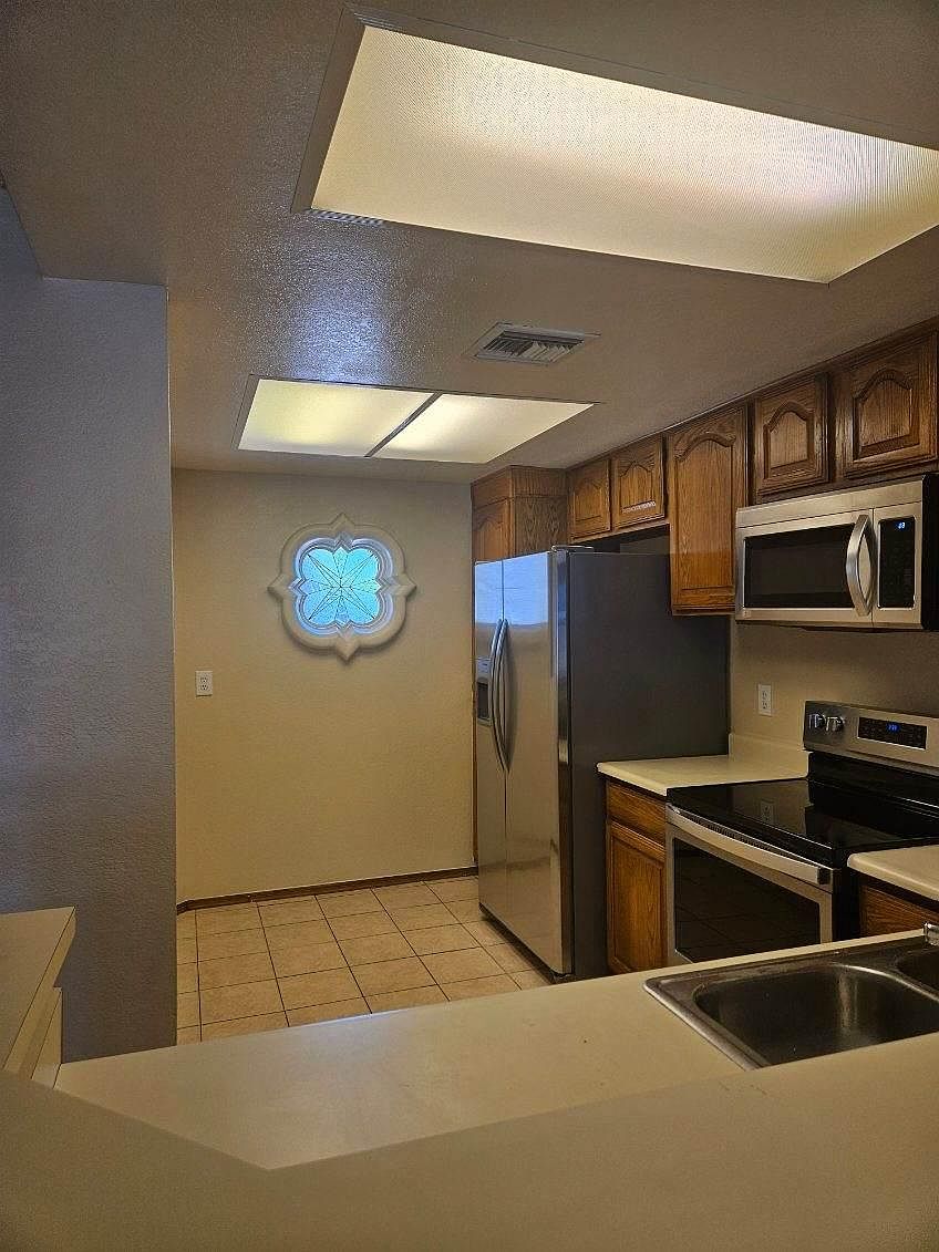 2201 W Union Hills Dr Phoenix, AZ 85027 photo 3