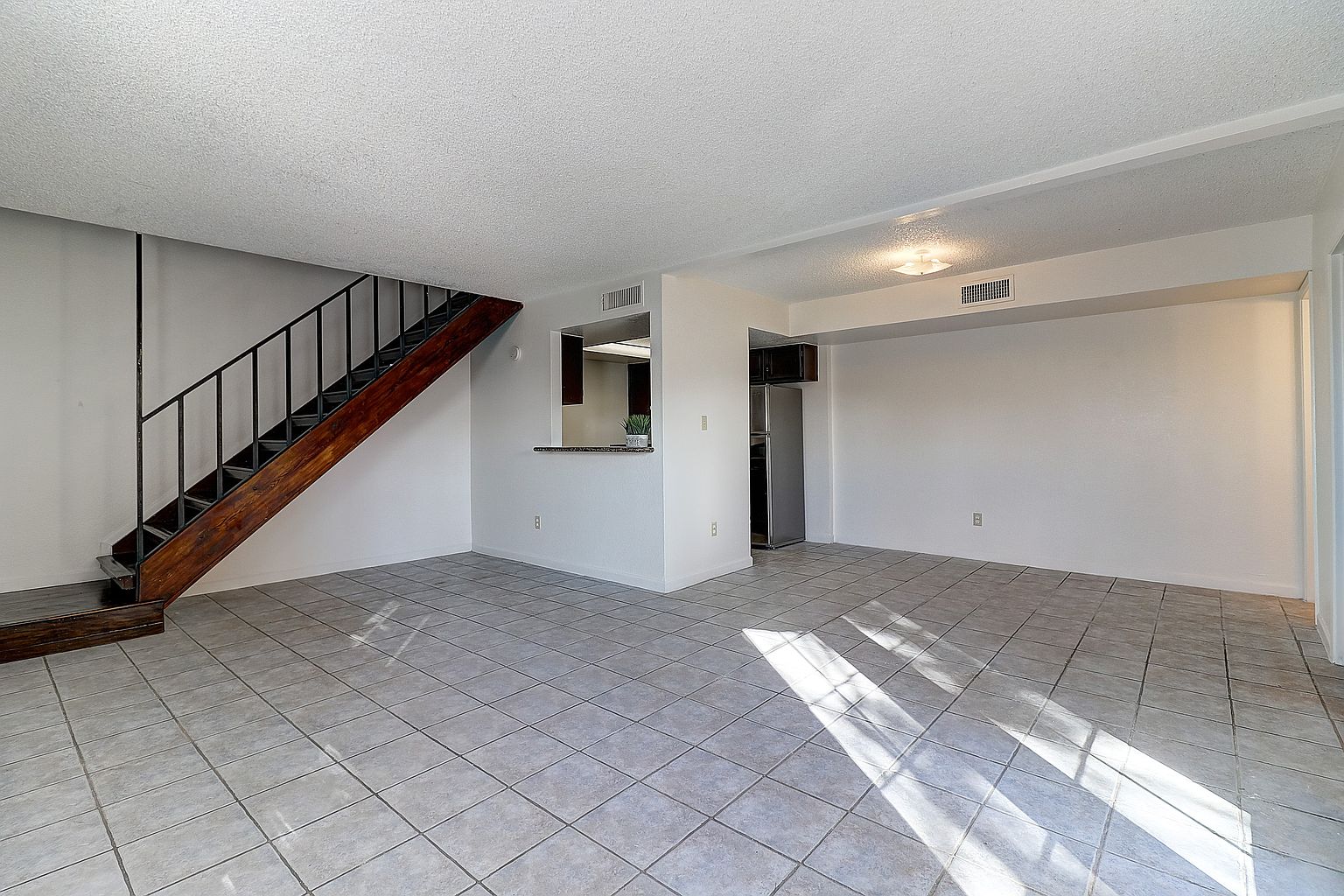 17032 N 16th Dr Phoenix, AZ 85023 photo 4