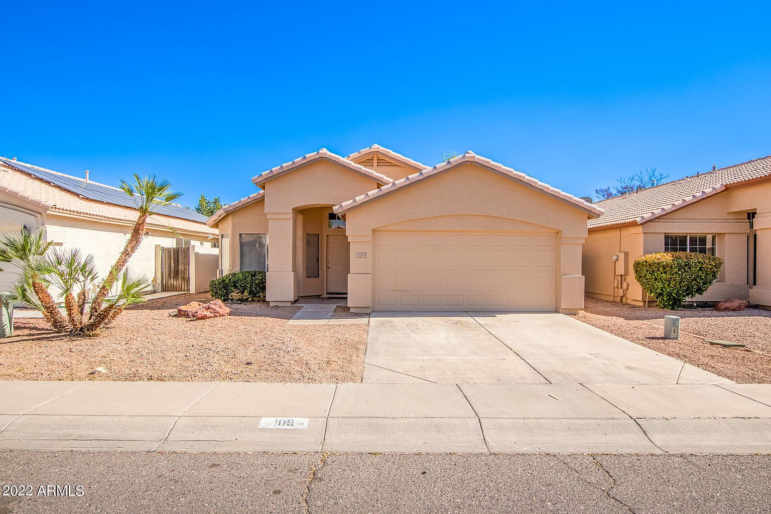 109 W Helena Dr Phoenix, AZ 85023 photo 4