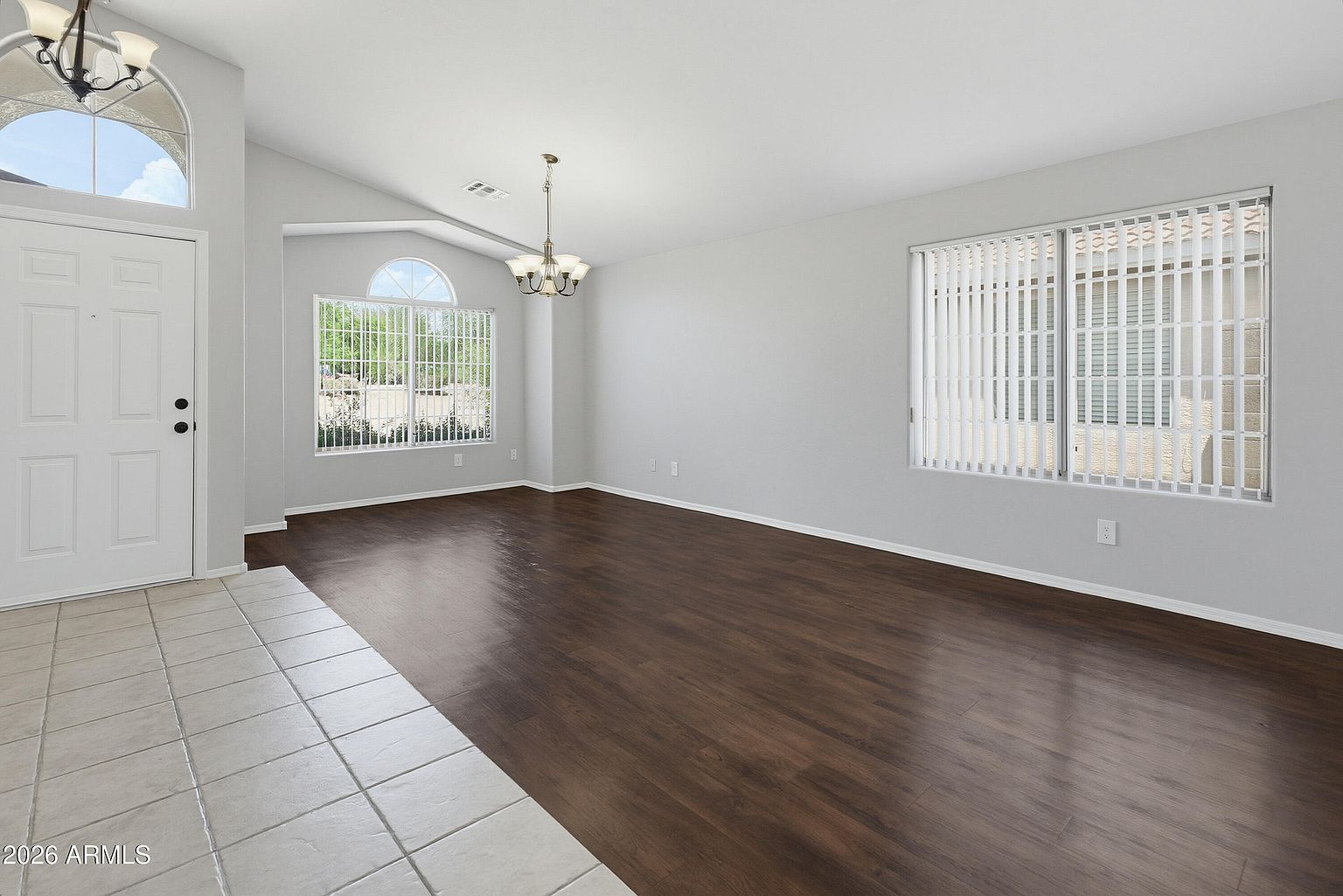 543 W Grovers Ave photo 3
