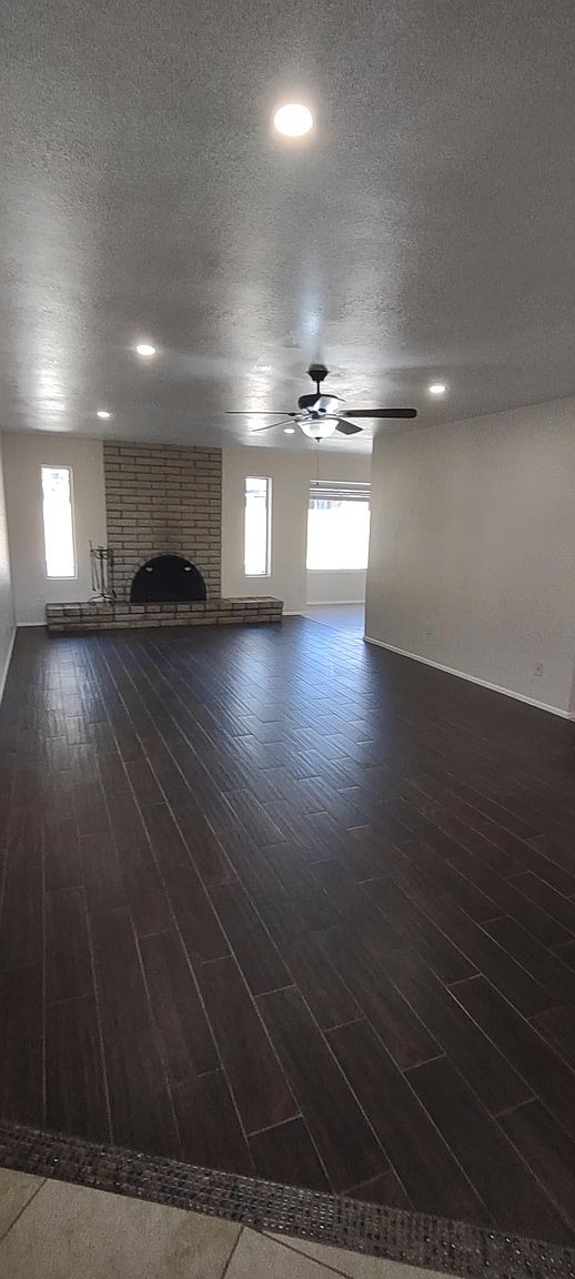 240 E Muriel Dr photo 3