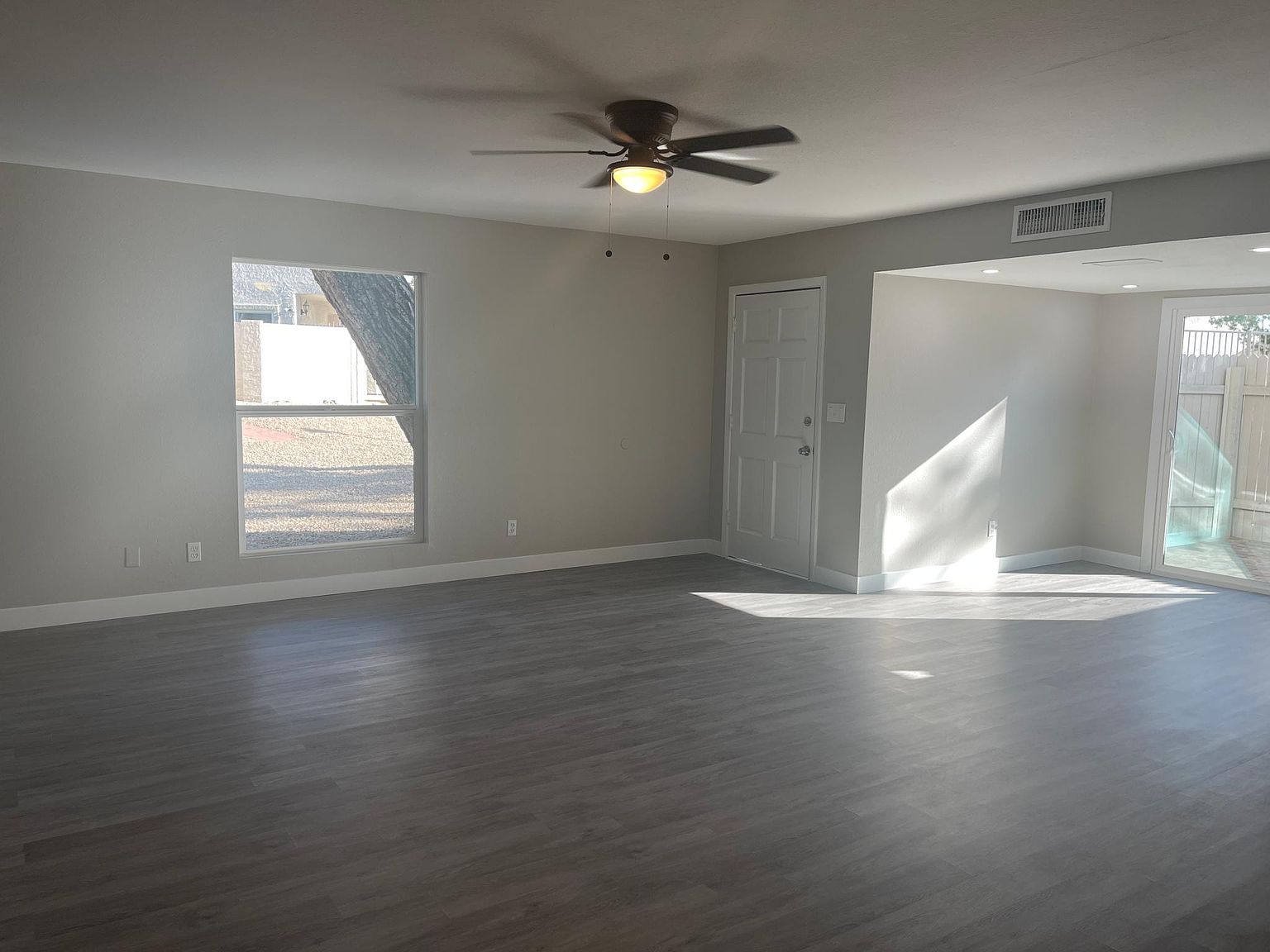 219 E Betty Elyse Ln photo 3