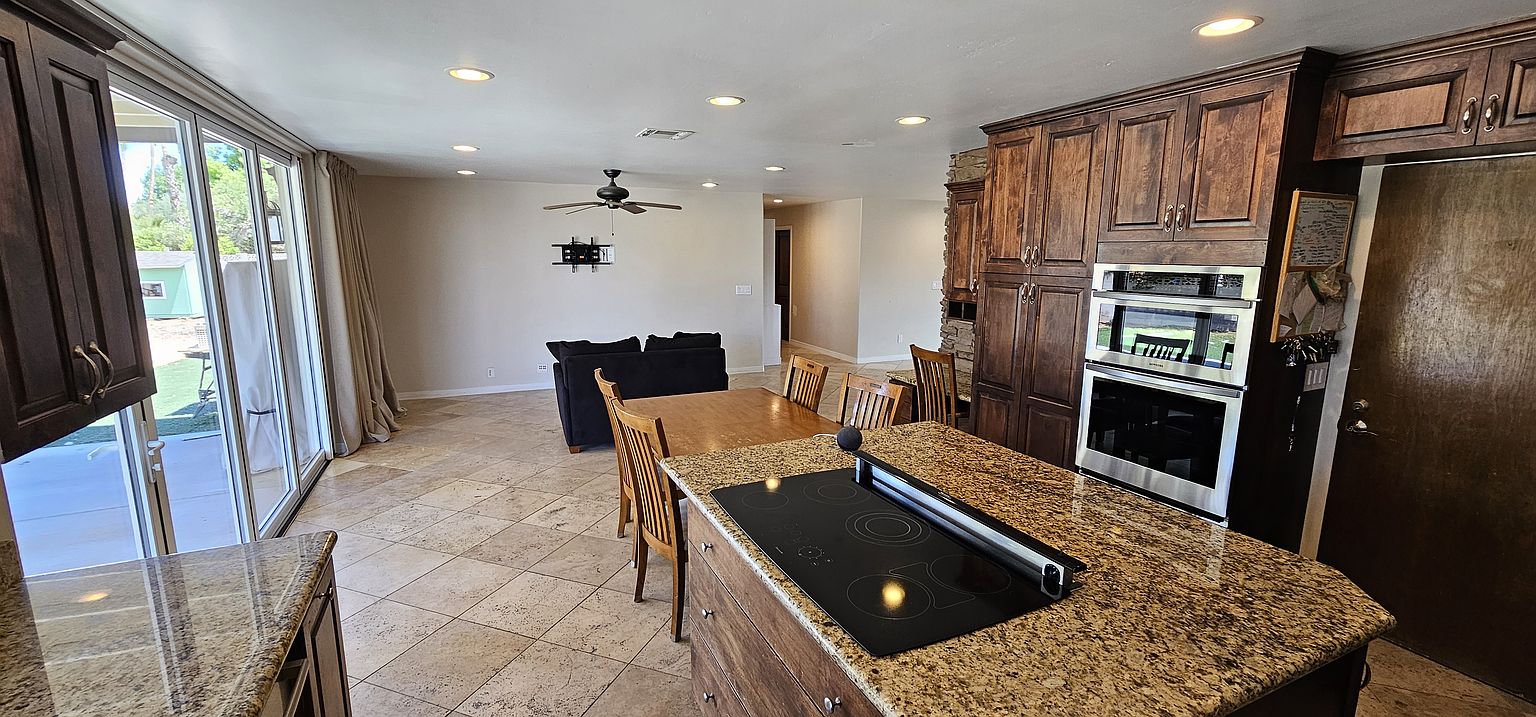 236 W Waltann Ln photo 5