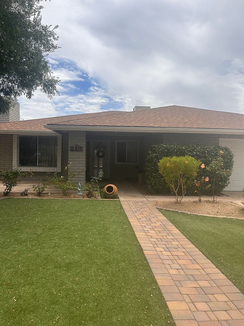 2407 W Le Marche Ave Phoenix, AZ 85023 photo 2