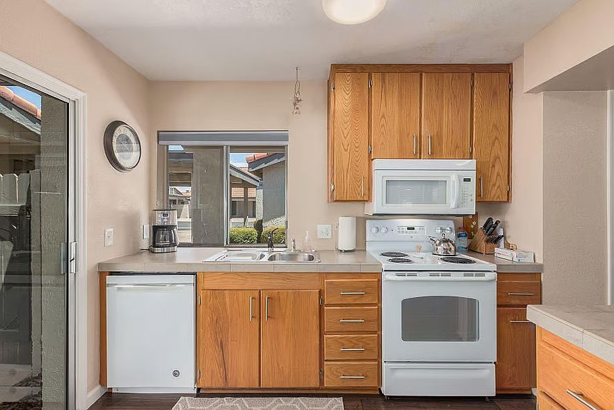 15229 N 25th Dr photo 3