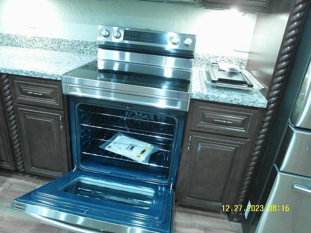905 W Saint John Rd photo 5