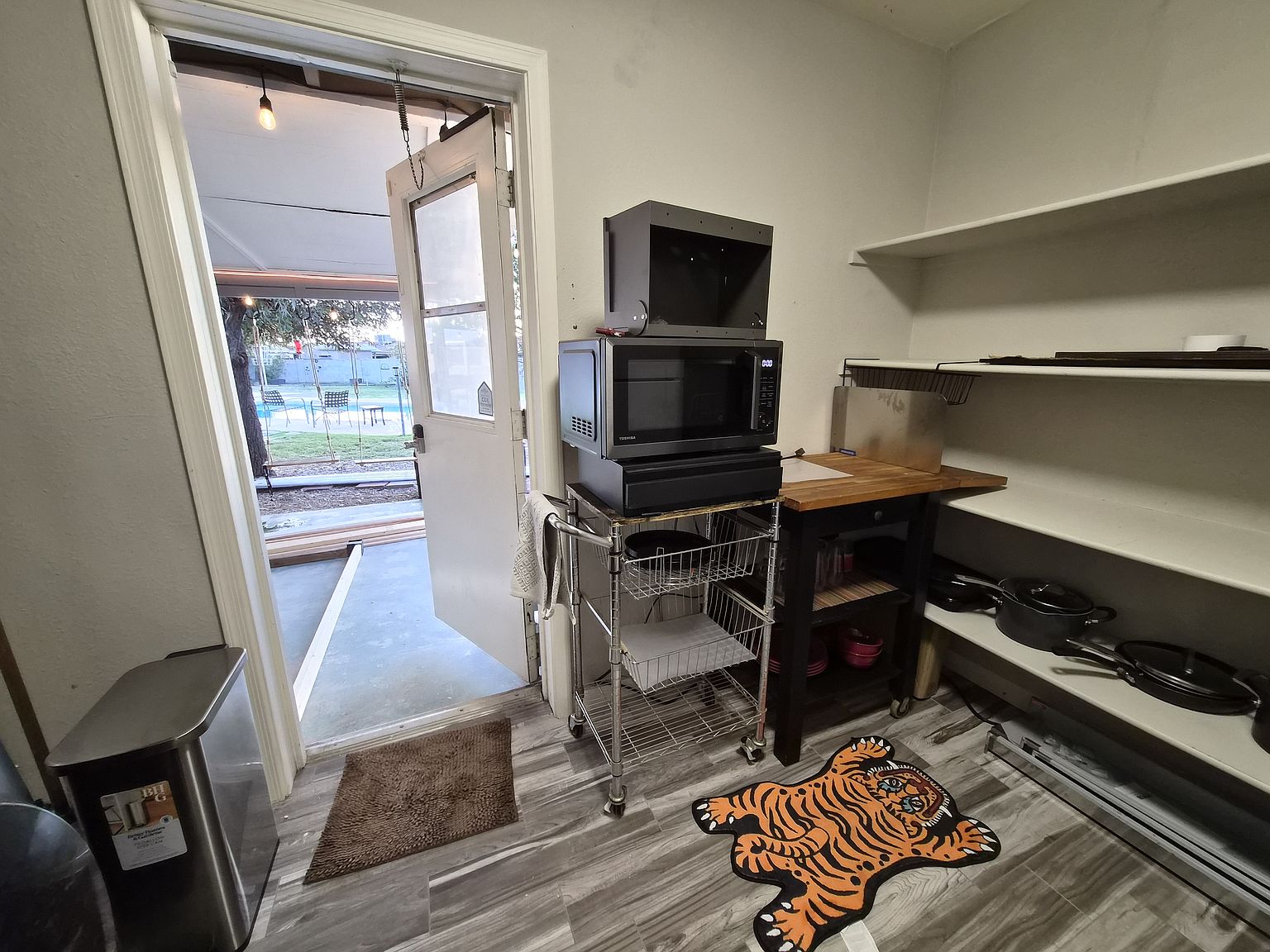 2401 W Angela Dr photo 5