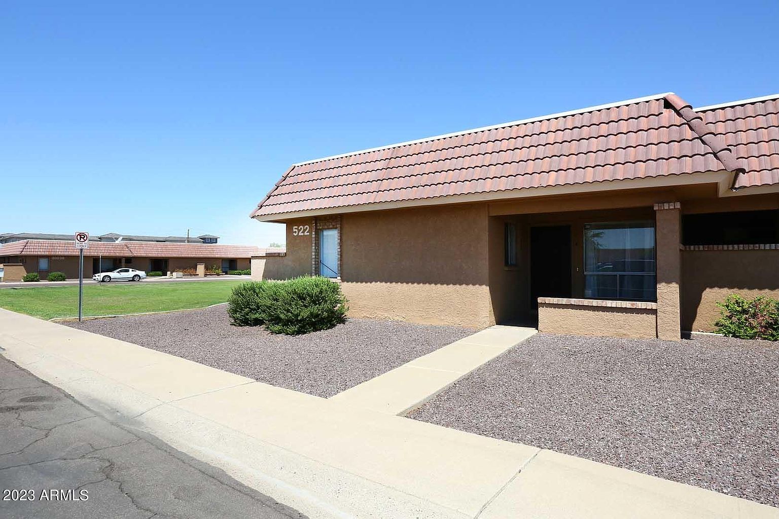 522 W Blackhawk Dr Phoenix, AZ 85027 photo 4