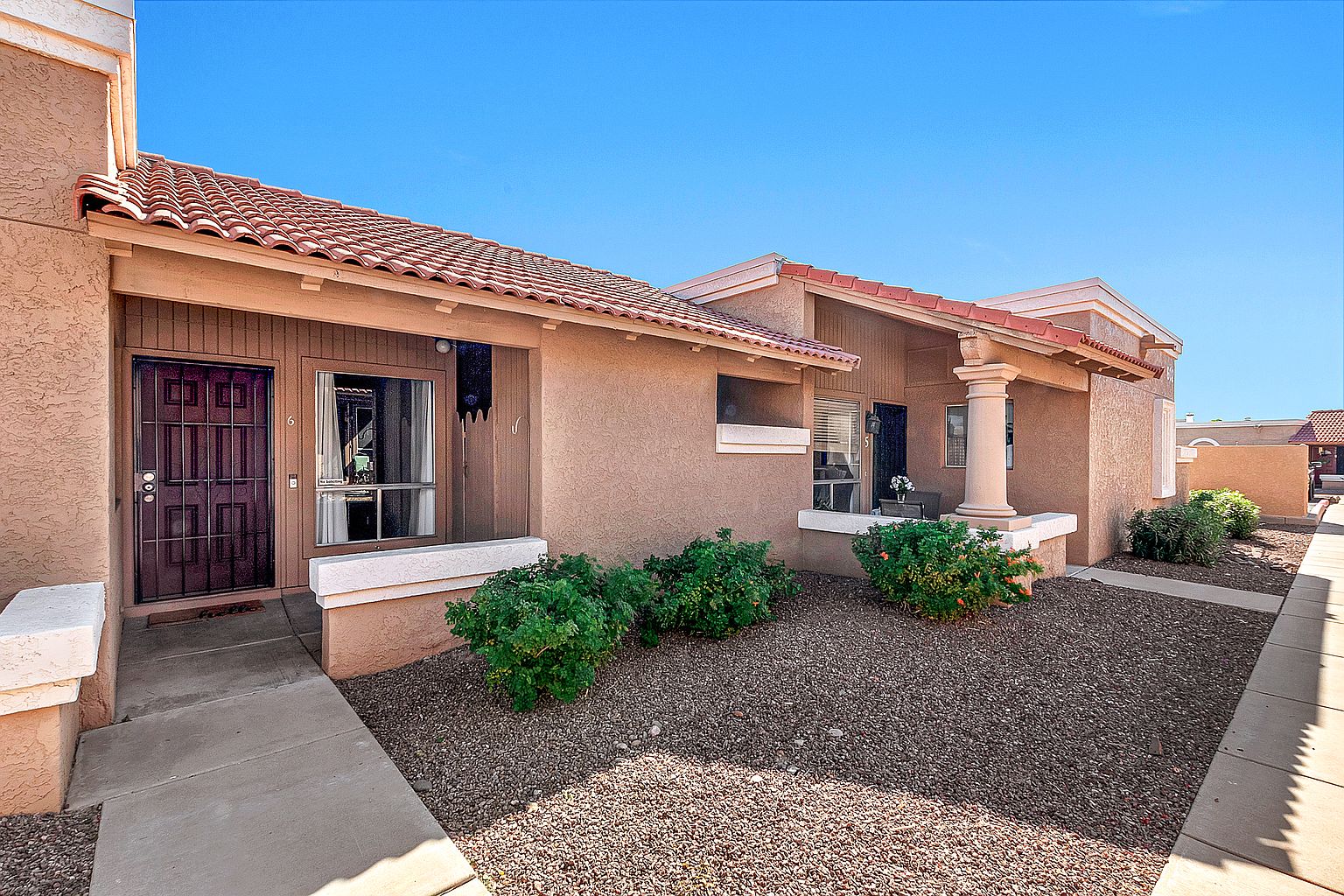 602 W Hononegh Dr photo 2