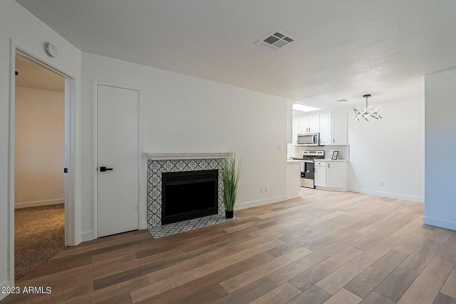 502 W Tonopah Dr photo 3