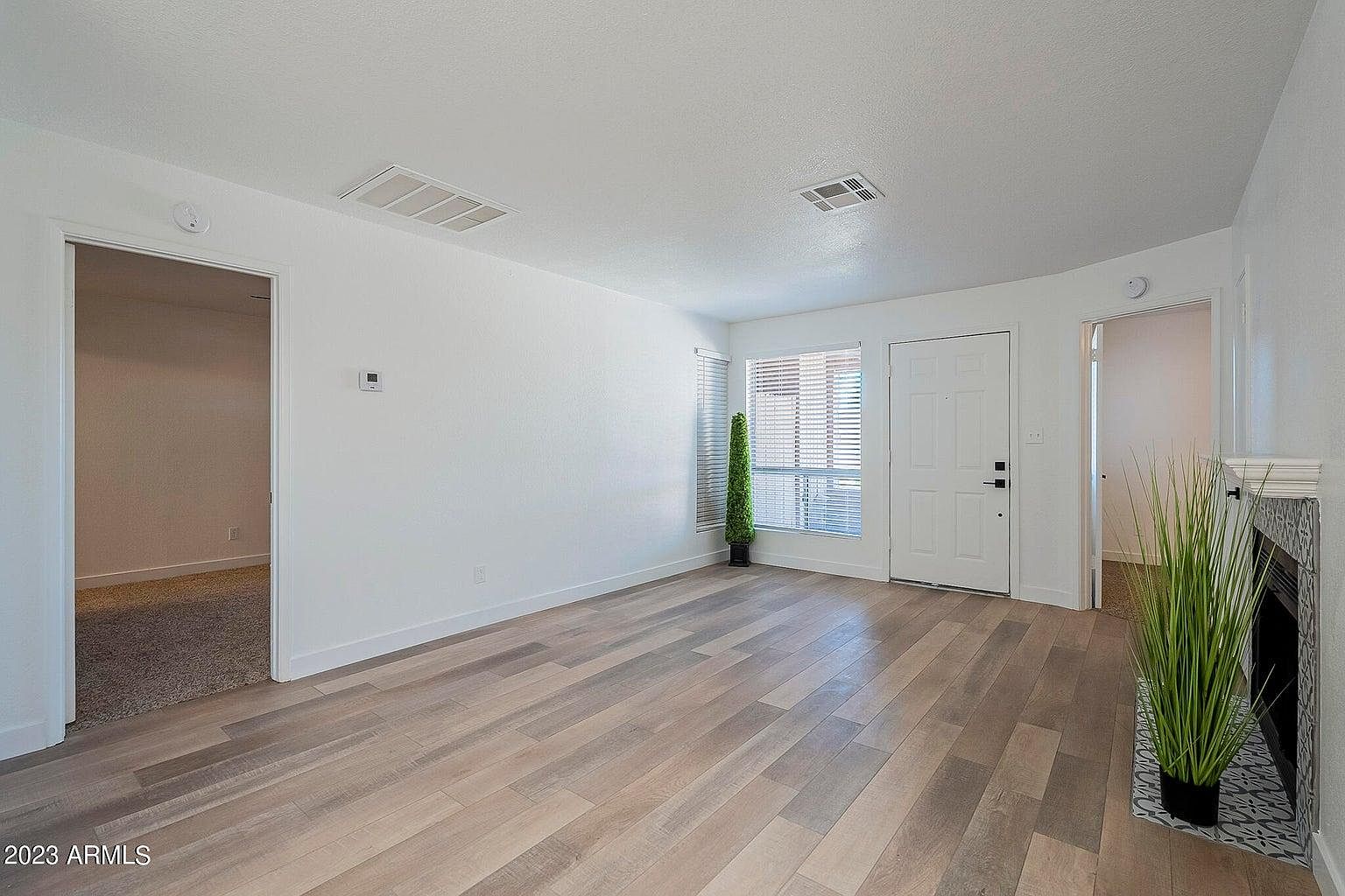 502 W Tonopah Dr photo 4