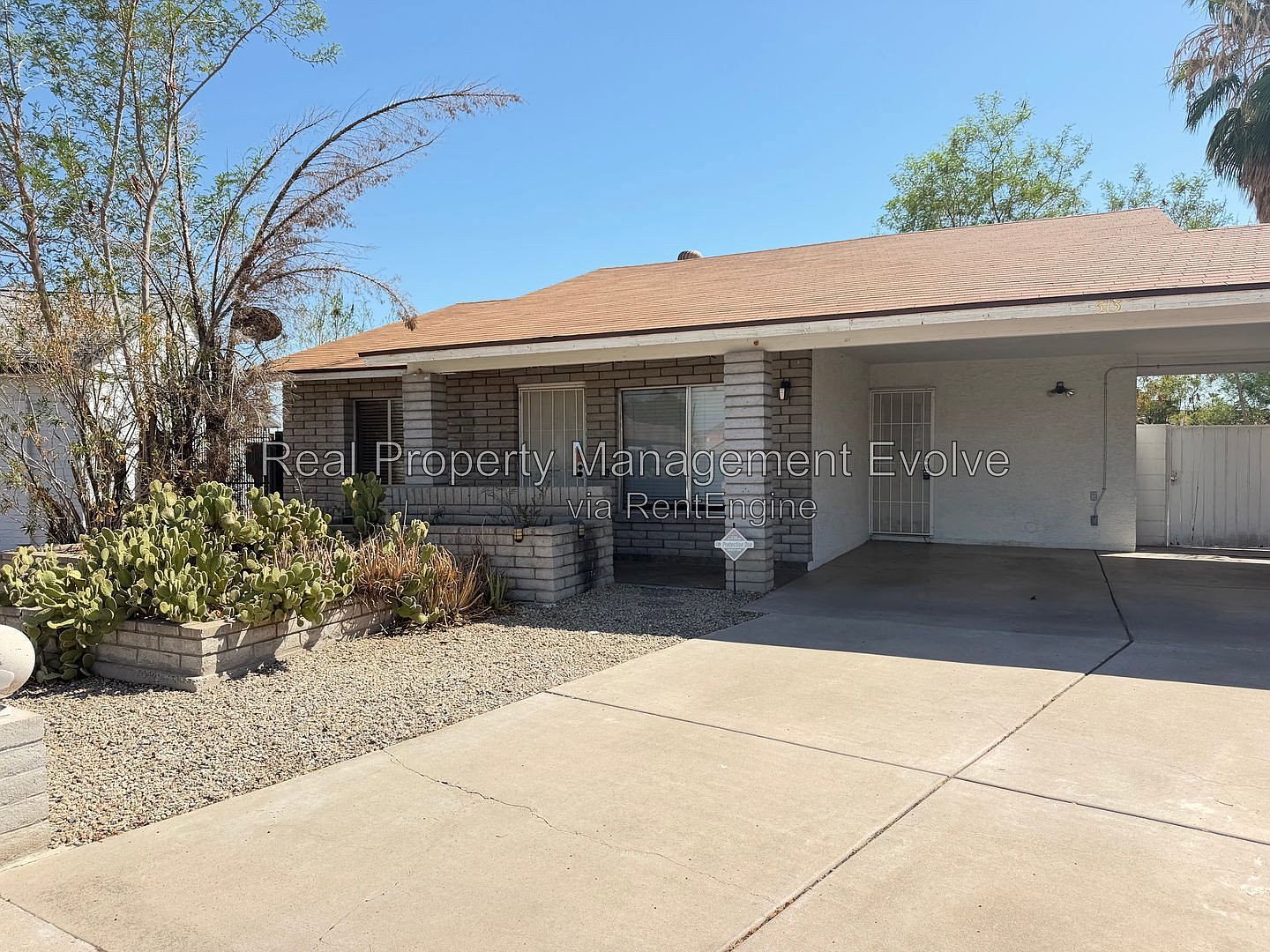 513 E Wickieup Ln Phoenix, AZ 85024 photo 2