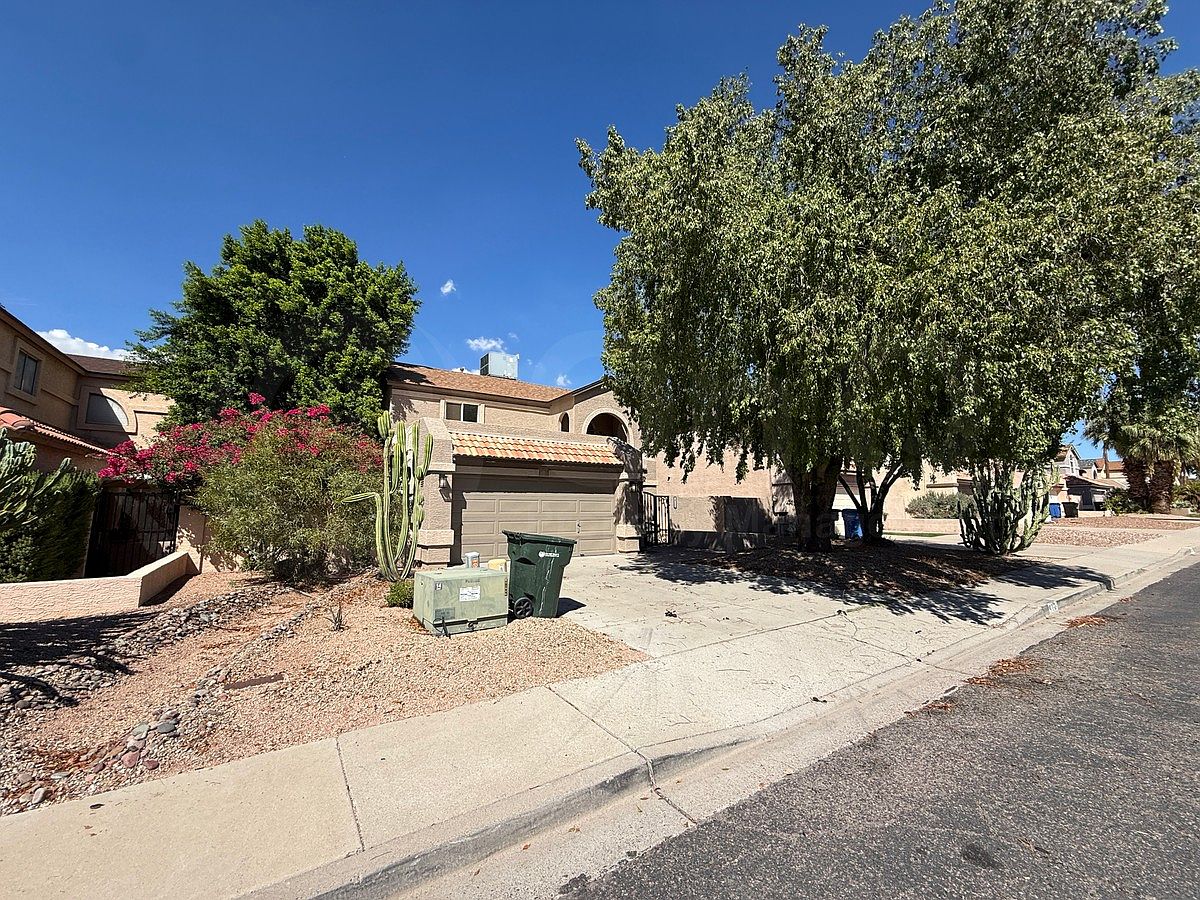 412 E Utopia Rd photo 2