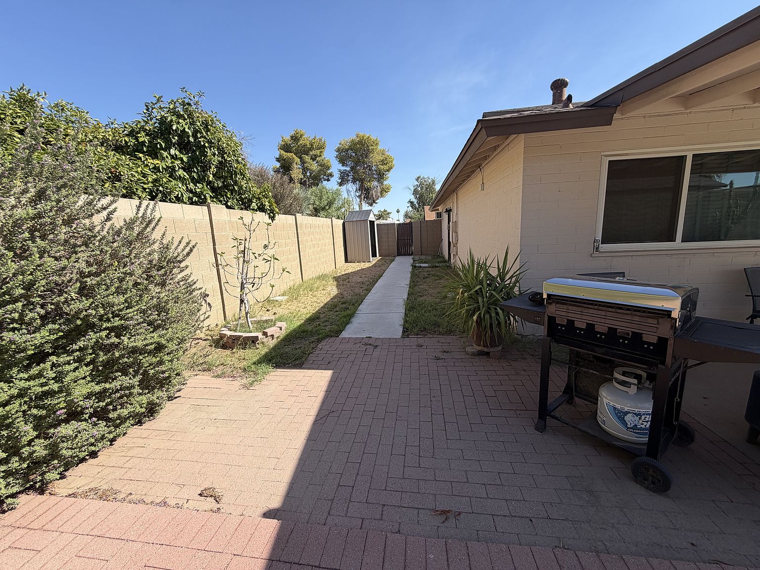 514 E Morrow Dr photo 4