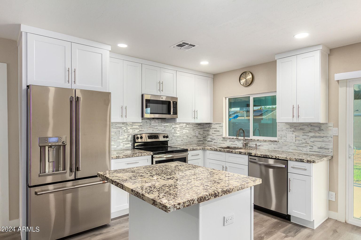 1602 W Rockwood Dr Phoenix, AZ 85027 photo 3