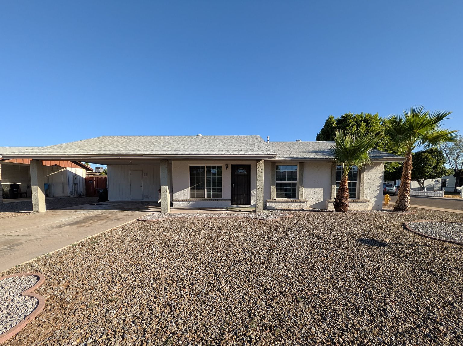 1815 W Menadota Dr photo 2