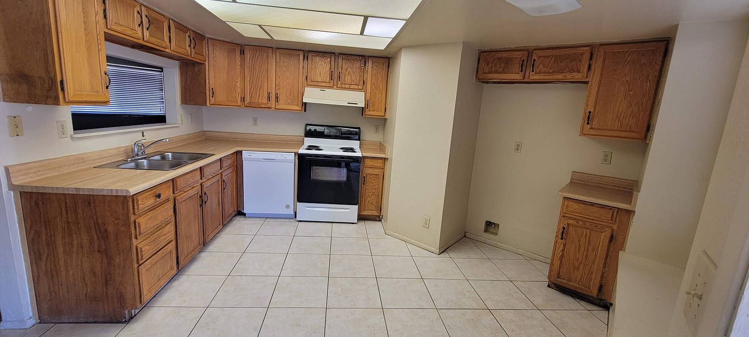 2234 W Marco Polo Rd photo 3