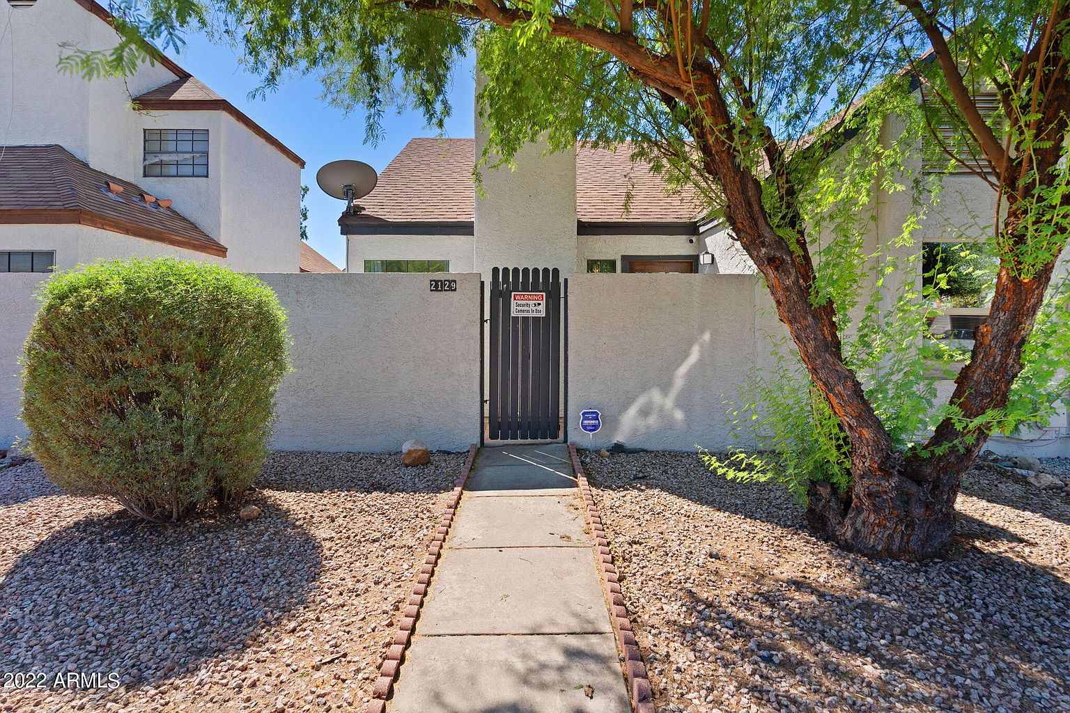 2129 W Rose Garden Ln Phoenix, AZ 85027 photo 2