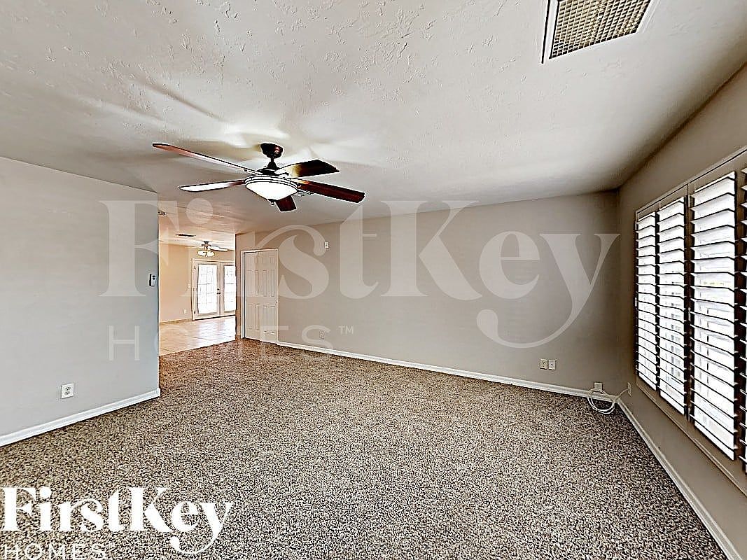 1007 W Utopia Rd Phoenix, AZ 85027 photo 4