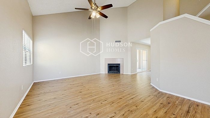 441 E Taro Ln photo 5