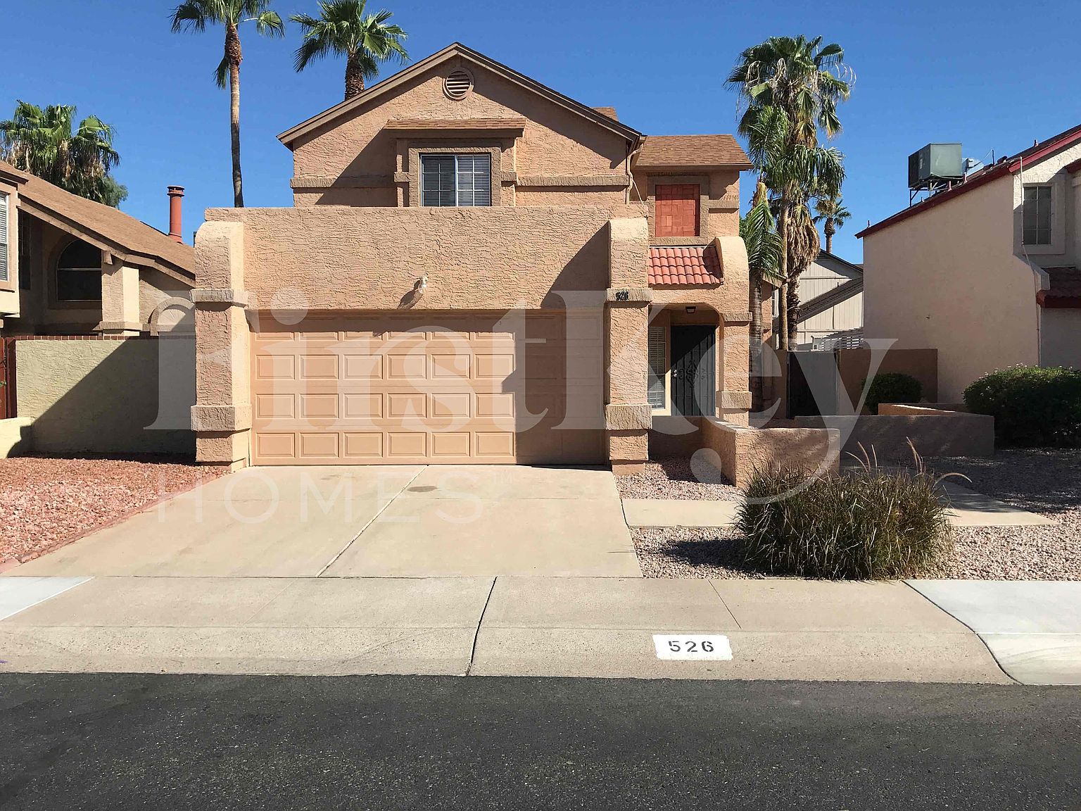 526 E Topeka Dr Phoenix, AZ 85024 photo 2