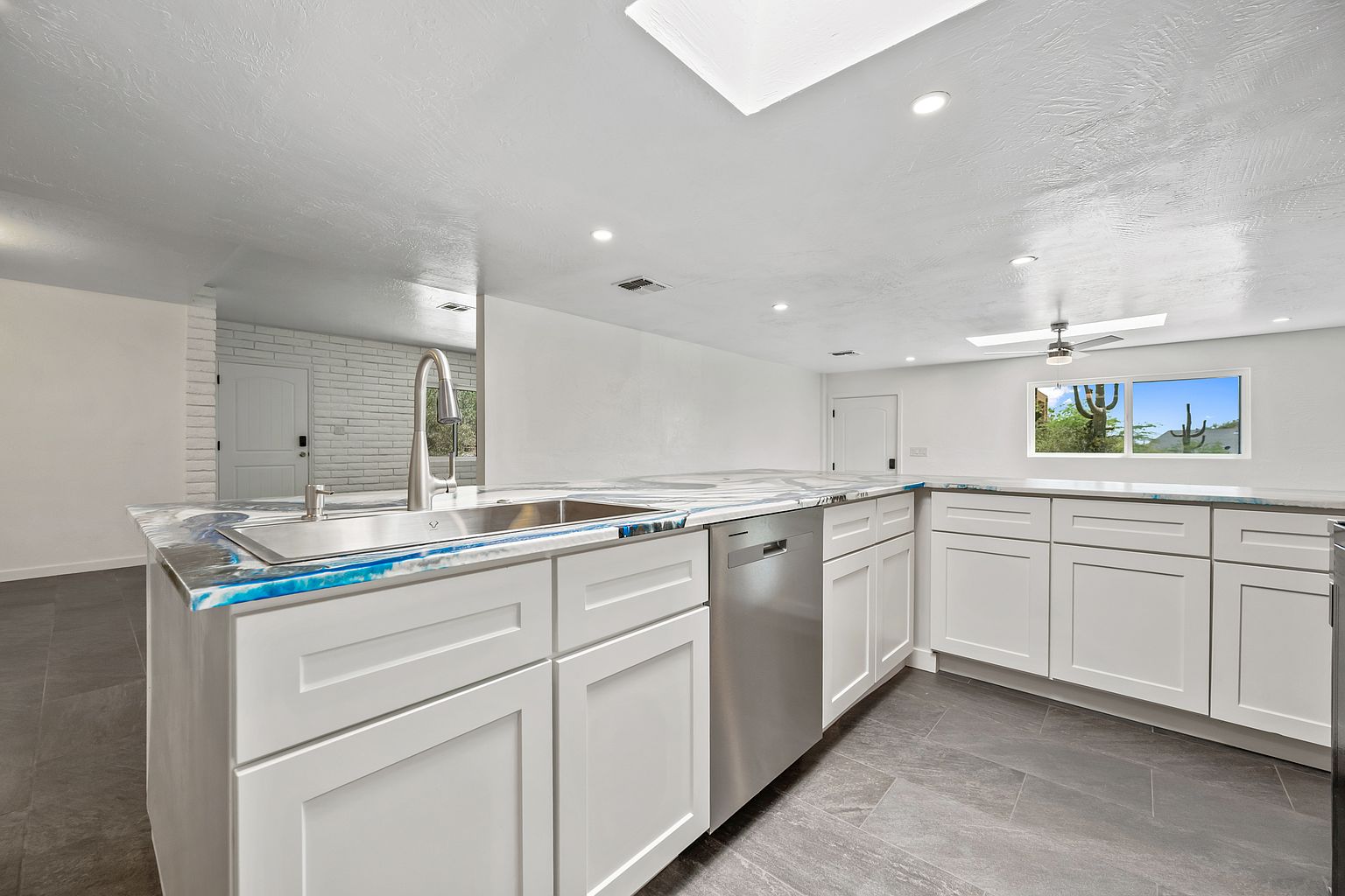 36975 N Sunset Trl photo 4