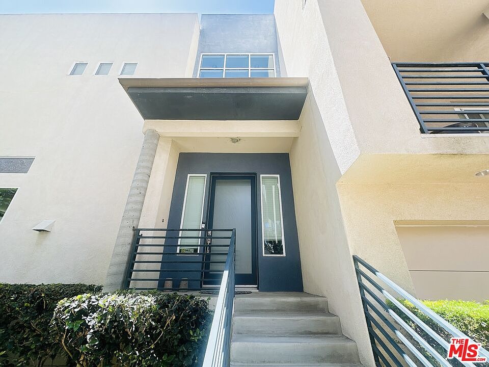 6581 Seabluff Dr photo 2