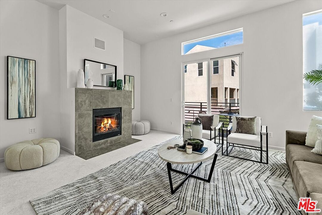6581 Seabluff Dr photo 5