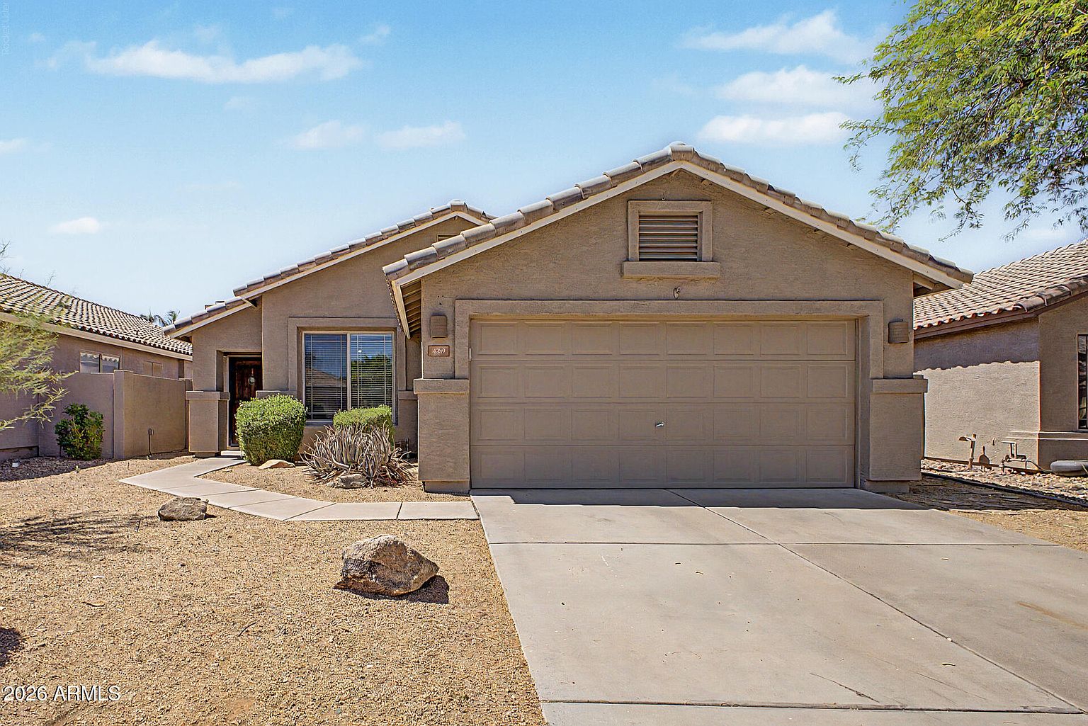 4319 E Tether Trail Phoenix, AZ 85050 photo 2
