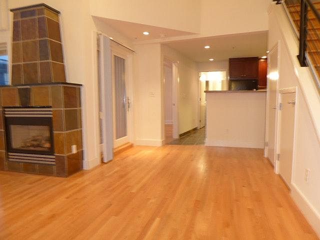 1050 17th St photo 2
