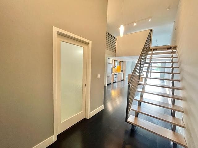 188 King St photo 2