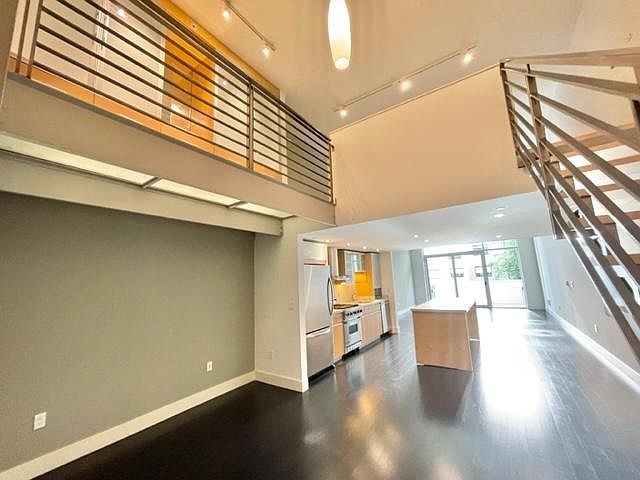 188 King St photo 5