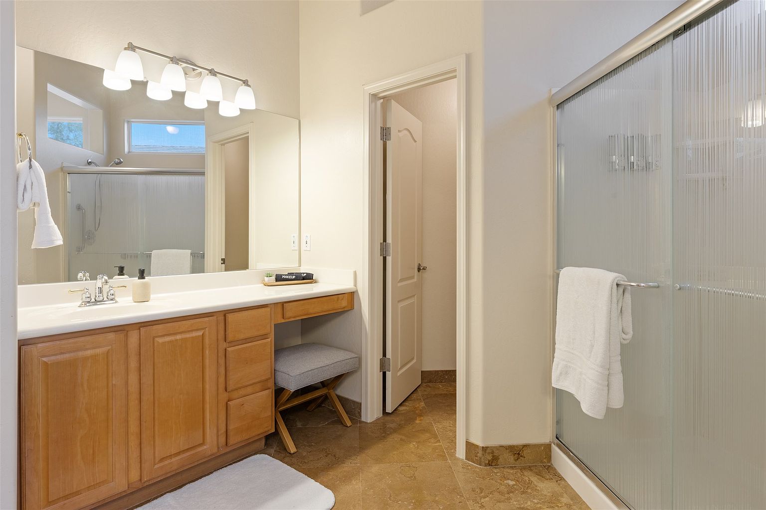 4577 E Buckhorn Trl photo 2
