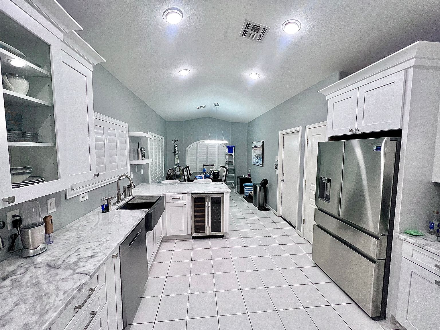 2229 E Soft Wind Dr photo 2