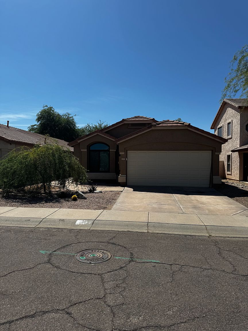 4833 E Abraham Ln photo 2