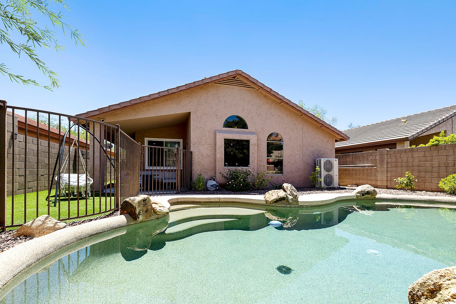 4704 East Weaver Road photo 2