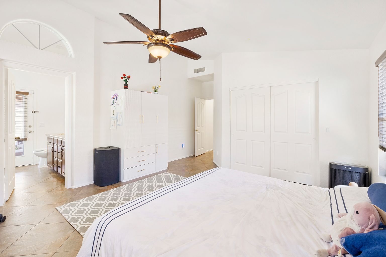 4704 East Weaver Road photo 5