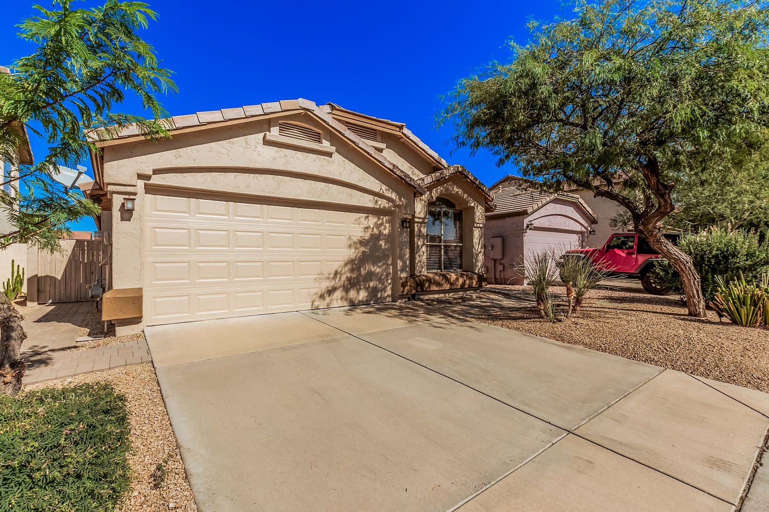 4632 E MOSSMAN Road photo 3