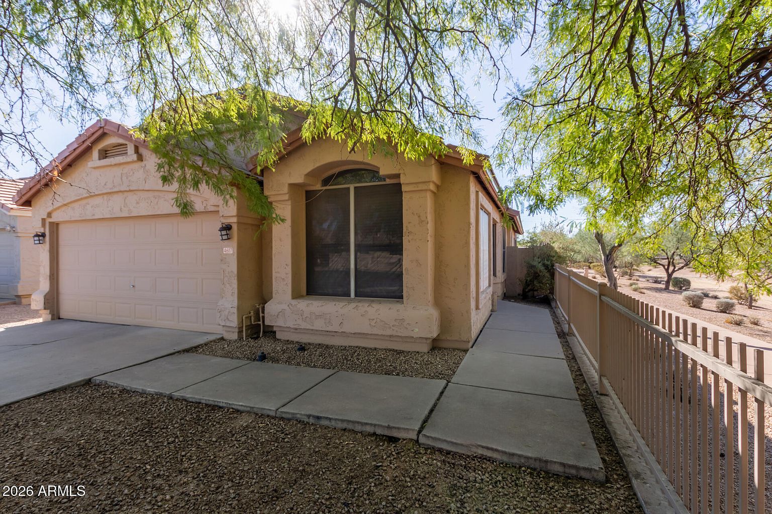 4607 E Abraham Ln photo 2