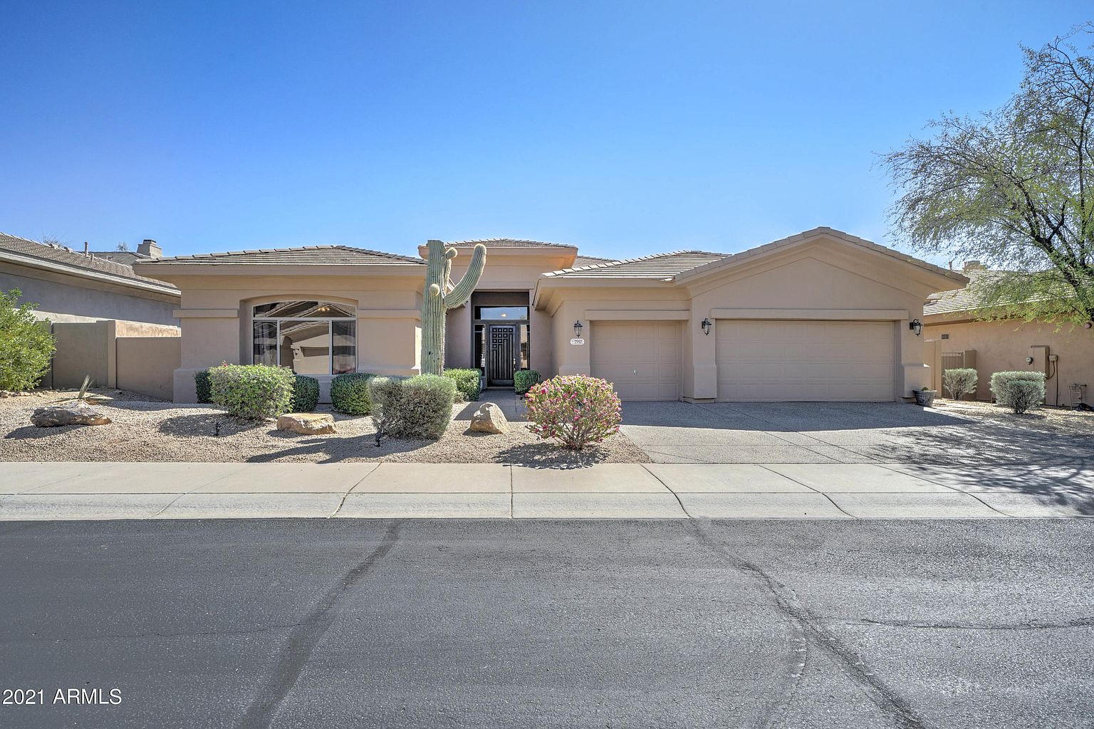 7917 E Thunderhawk Rd Scottsdale, AZ 85255 photo 2