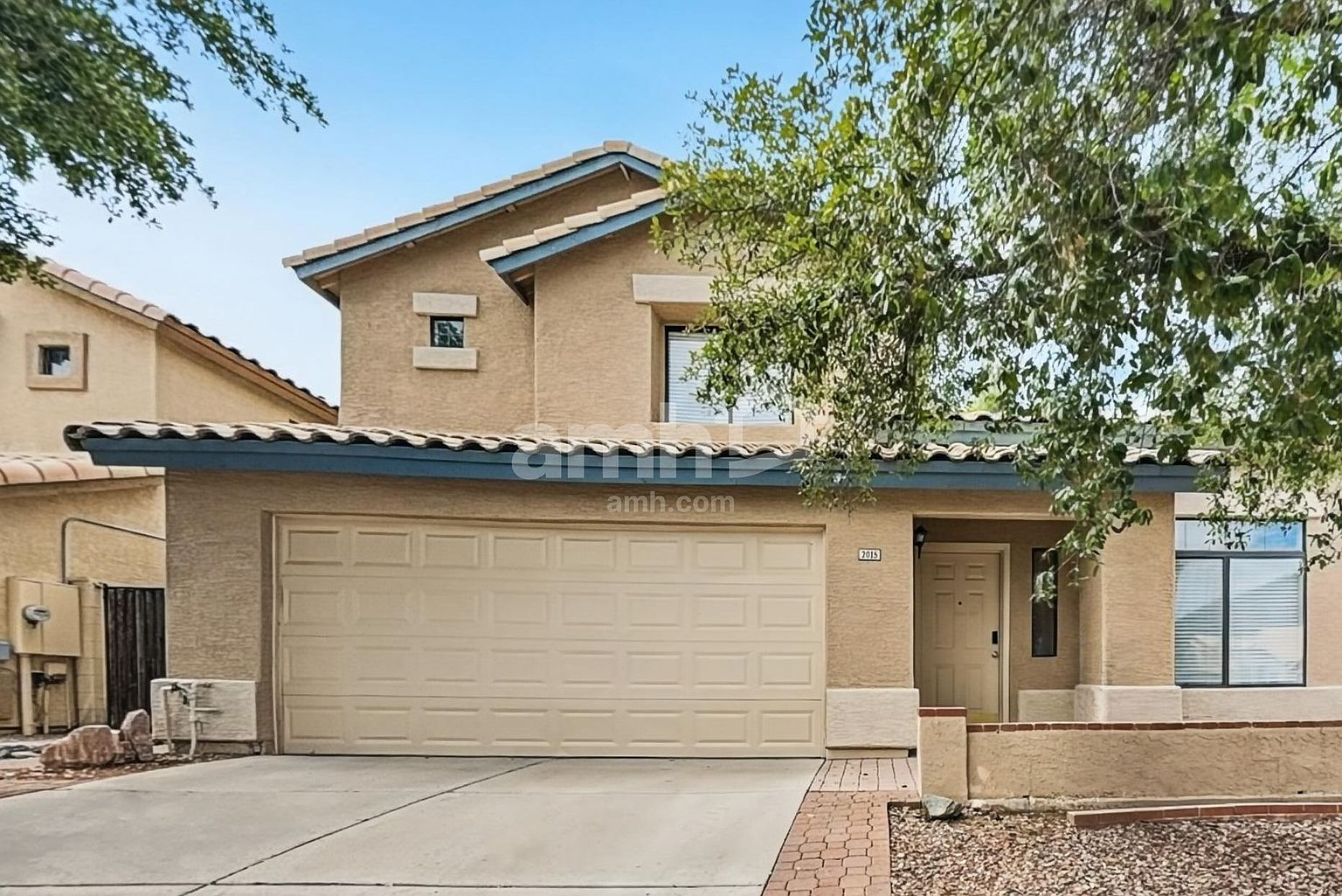 2015 E Daley Ln Phoenix, AZ 85024 photo 2