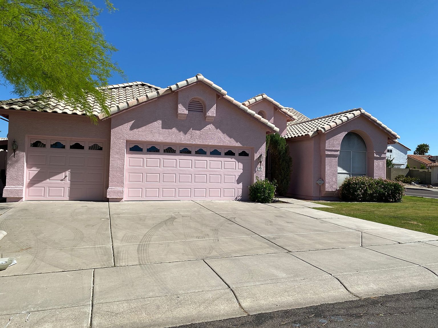 3358 E Wickieup Ln Phoenix, AZ 85050 photo 3