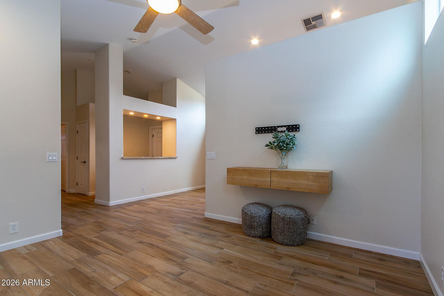 3226 E Wahalla Ln photo 4